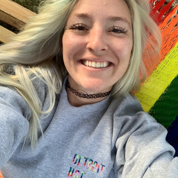 Meet your Posher, Danielle - Picture 3 of 5